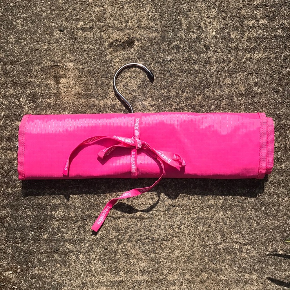 Baggallini hanging cosmetics / jewelry travel bag